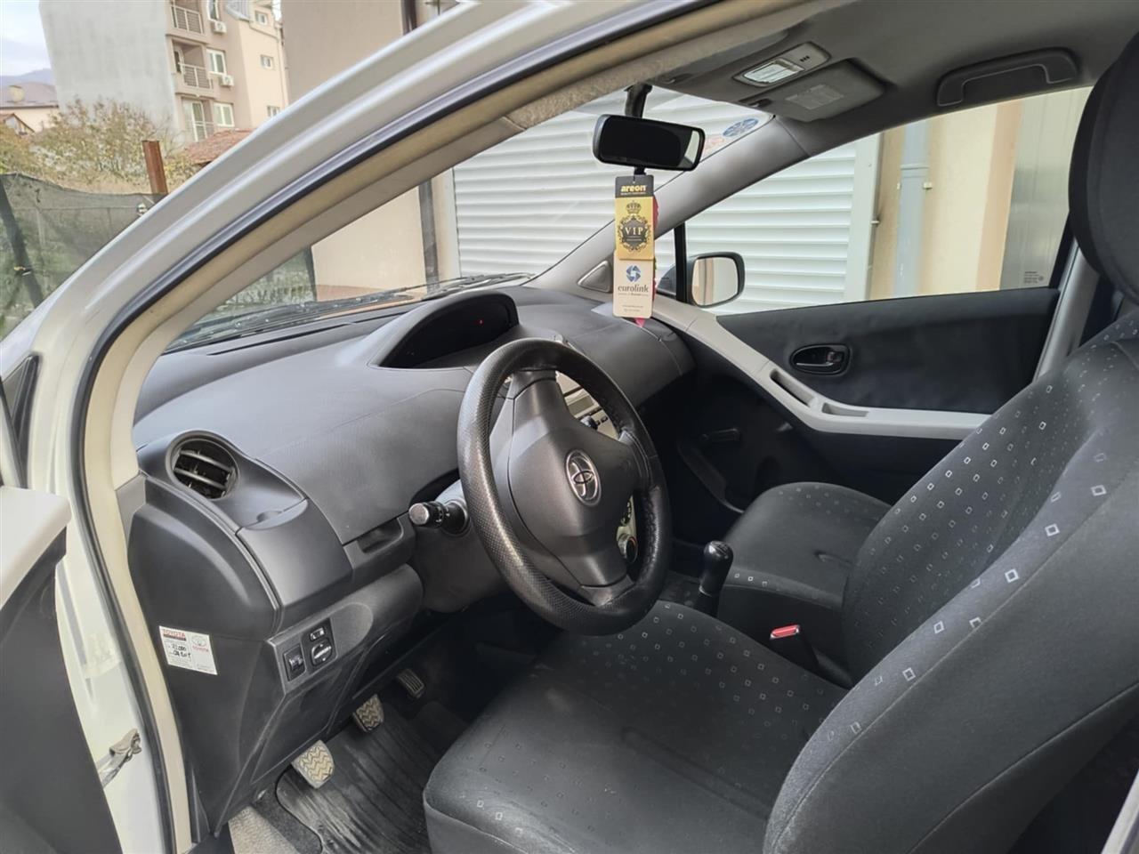 Toyota-Yaris-1-0