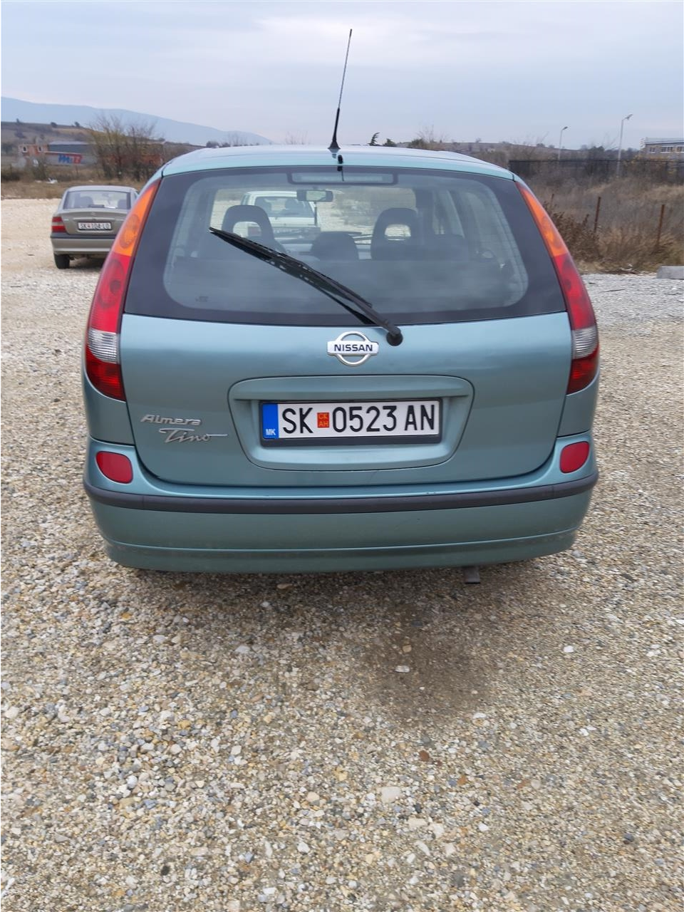 Nissan-Almera-Tino