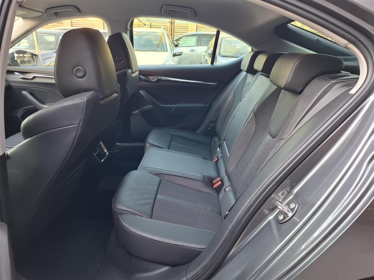 Skoda-Octavia-2-0tdi-150ks-DSG-22g-
