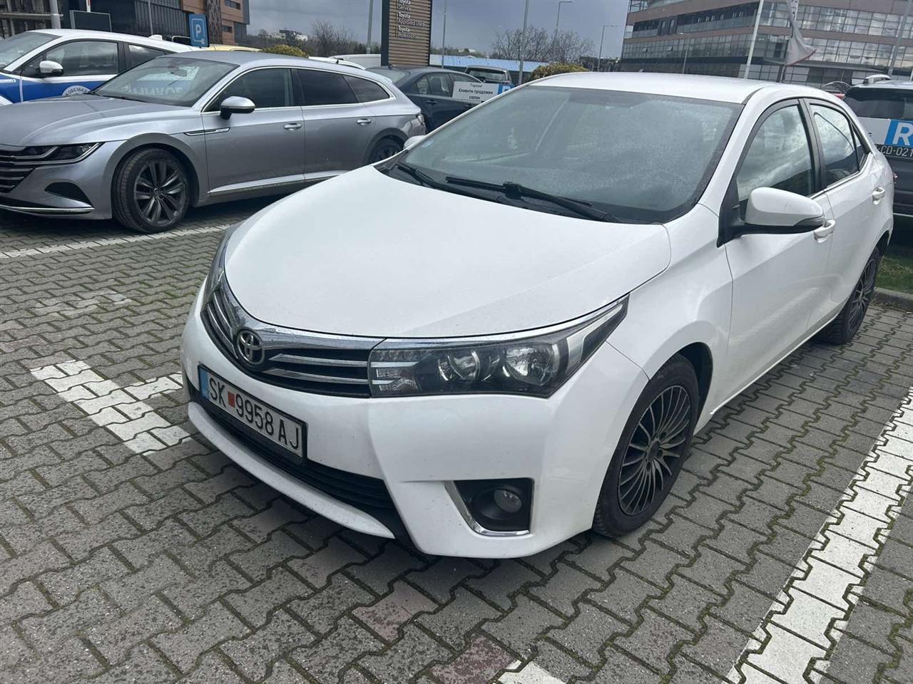 TOYOTA-COROLLA-1-4-D-4D-90KS-LUNA