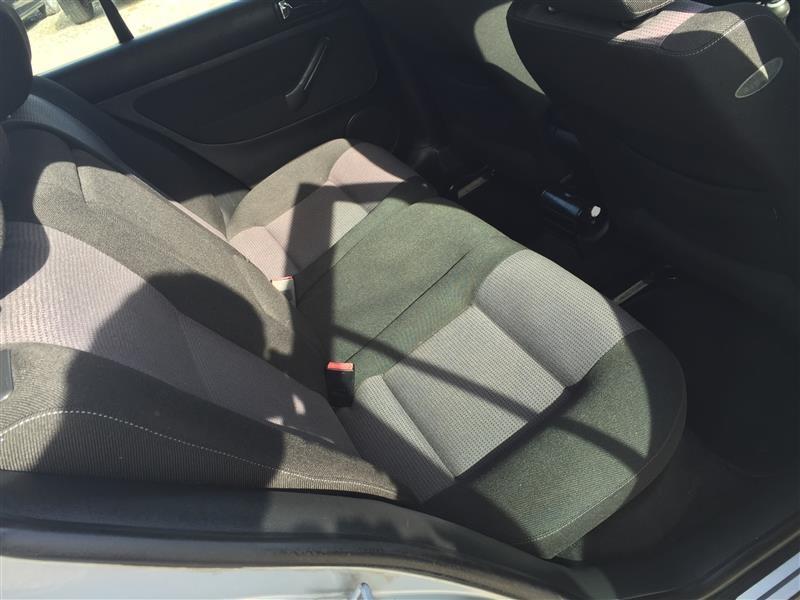 VW-GOLF-4-1-9-TDI-25YERS-110KS-JUBILEEN-MODEL--01