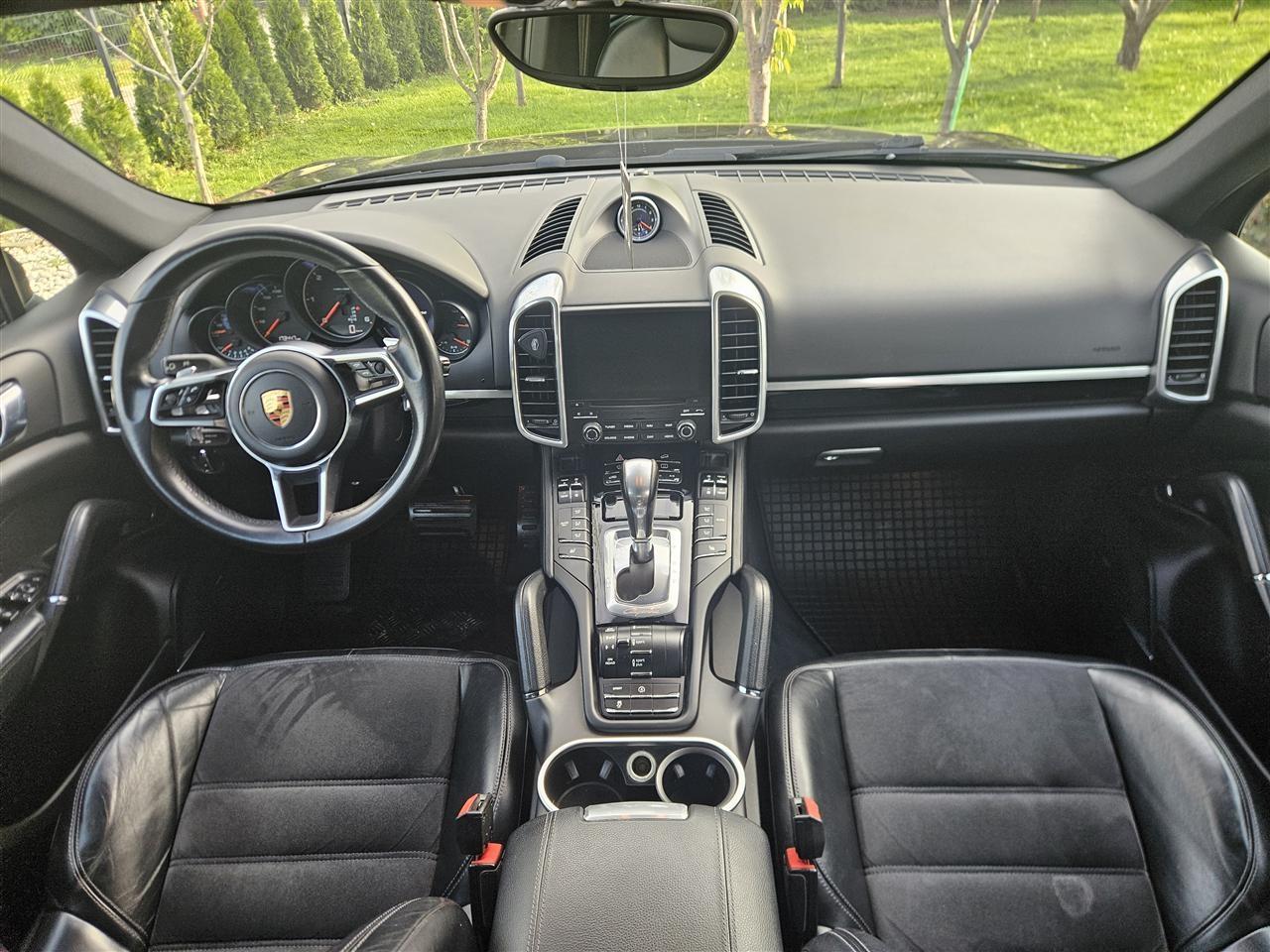PORSCHE-CAYENNE-3-0-2017-GOD-FULL-OPREMA