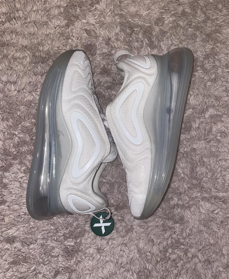 Nike air clearance max 720 stockx