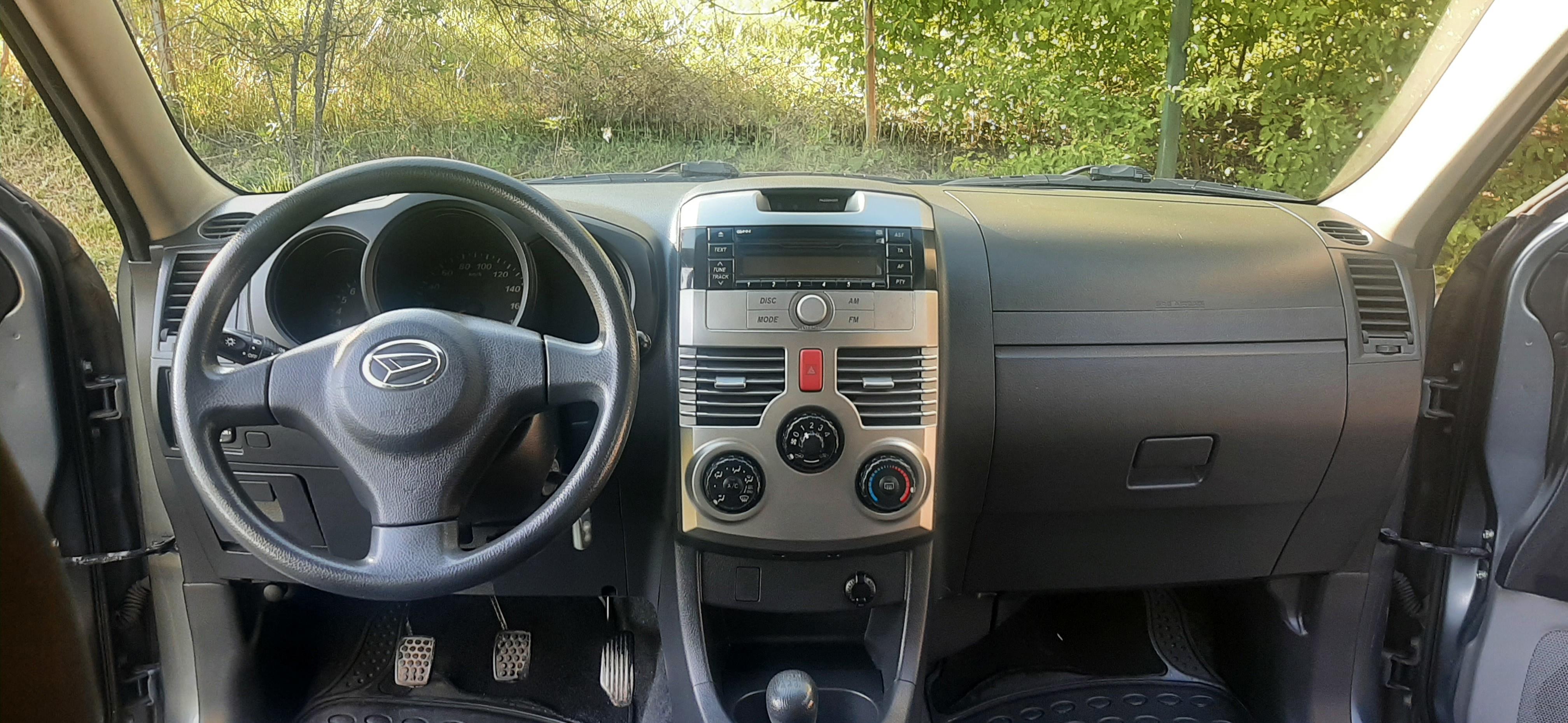 DAIHATSU-TERIOS-PRV-SOPSTVENIK-KUPEN-VO-MK-84000-KM-SUV-4x4