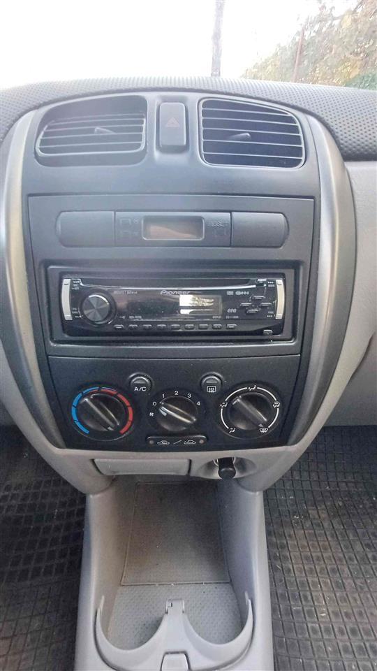 SE-PRODAVA-MAZDA-626
