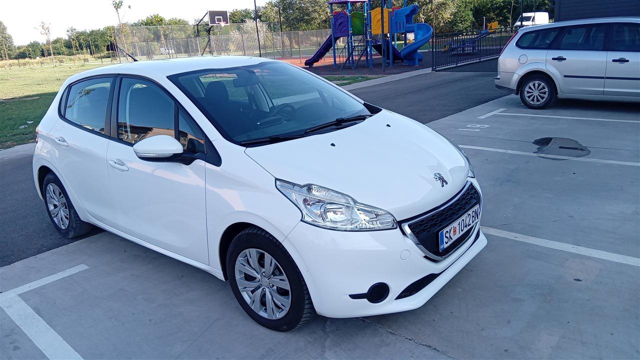 Peugeot-208-Kako-nova-2014-ta-za-pochetnici