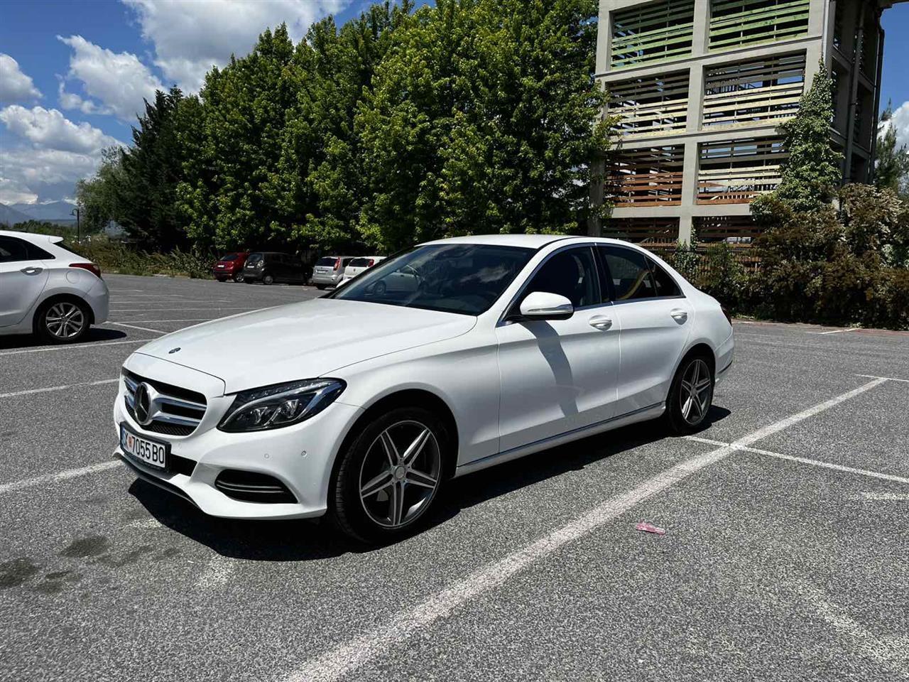Mercedes-C-Class-2015---220-CDI-Bluetec