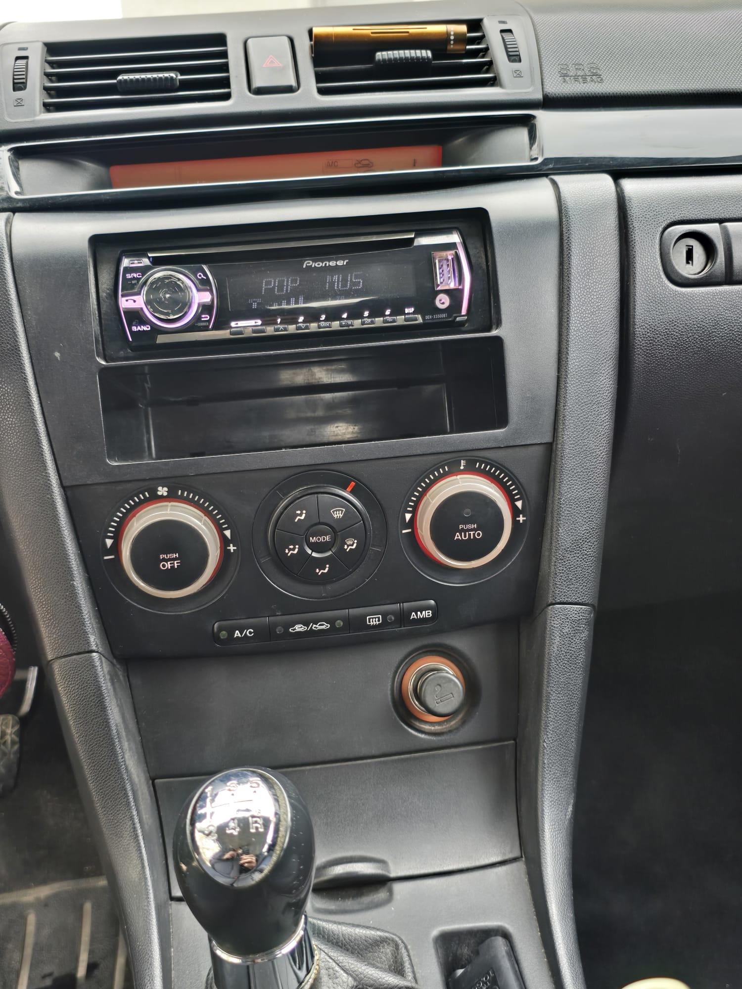 Се-продава-Mazda-3-Hatchback-1-6-DIZEL--2007-
