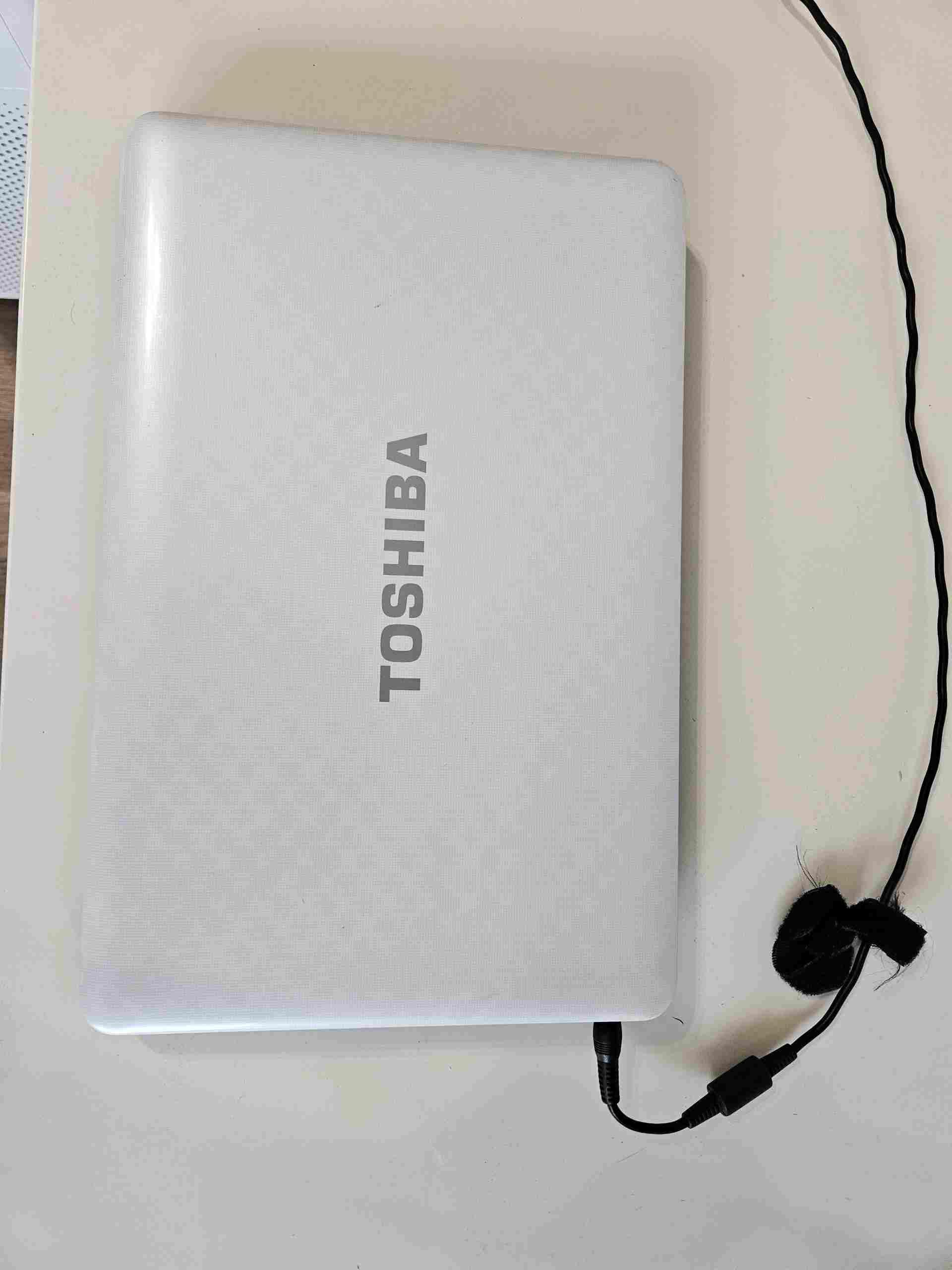 Laptop-Toshiba-L750-core-i7--6gb-ram---750-Hdd