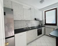 Se izdava 3-soben stan vo Crnice so dvor