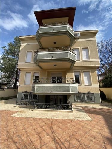 Se izdava kuka idealna za deloven prostor na Vodno