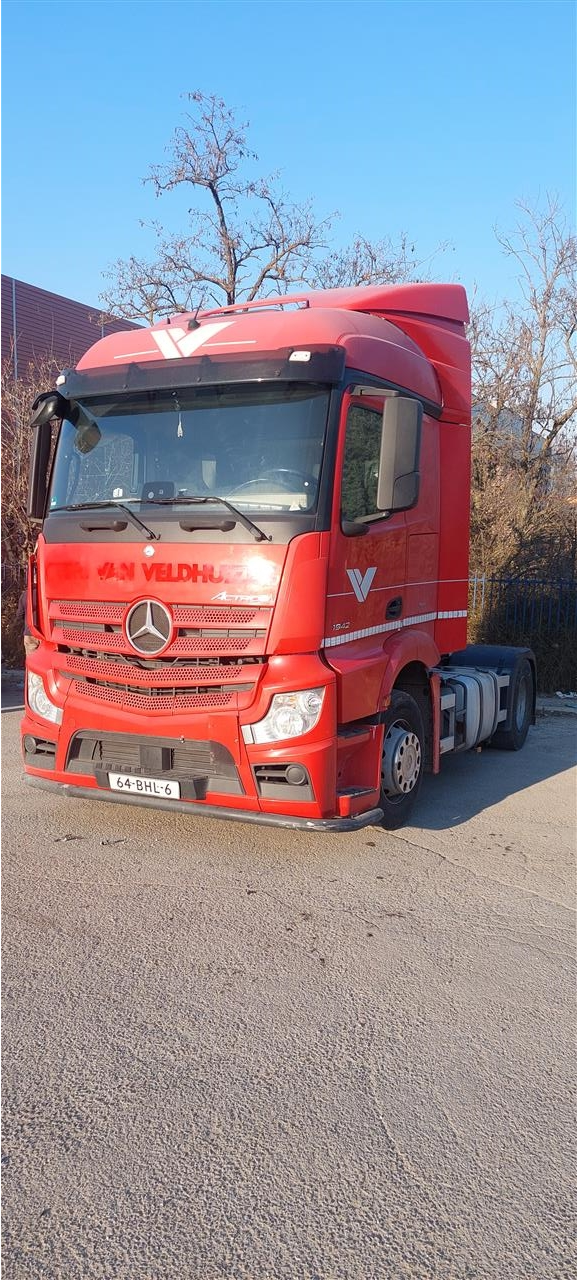 Mercedes-Actros-1842