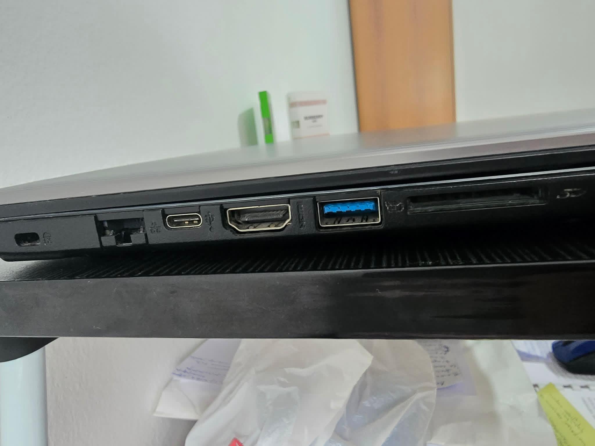 Se-prodavaat-3-Laptopi-so-prostor-za-dogovor