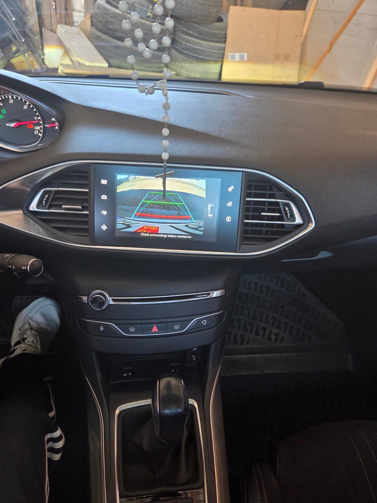Se-prodava-Peugeot-308-2-0-Bluehdi