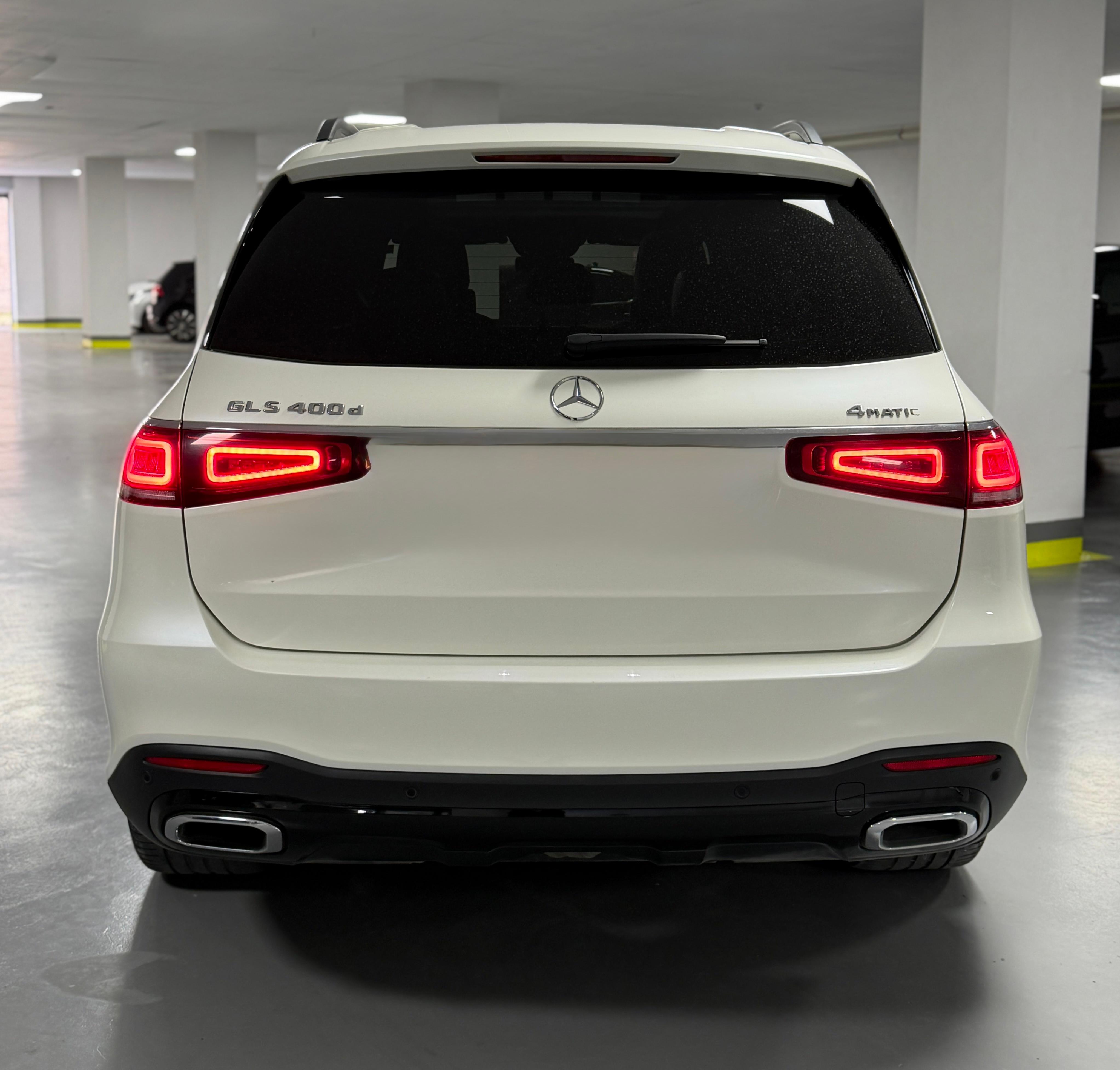 Mercedes-Benz-GLS-400d-4MATIC-330kc-AMG-2020-Godina