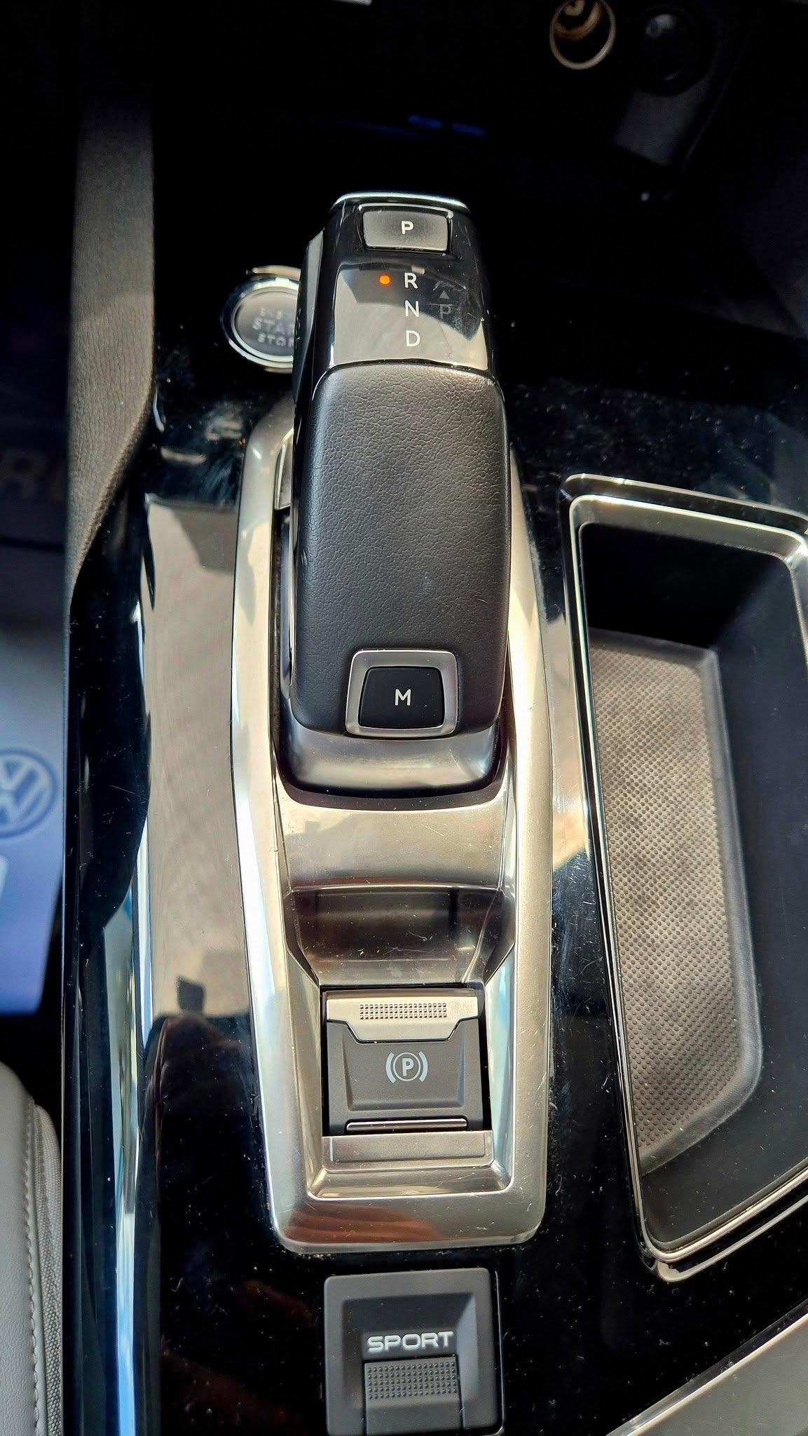 PEUGEOT-3008-1-5-HDI-ALLURE-PREMIUM-AUTOMATIK-BVA8-2020G-