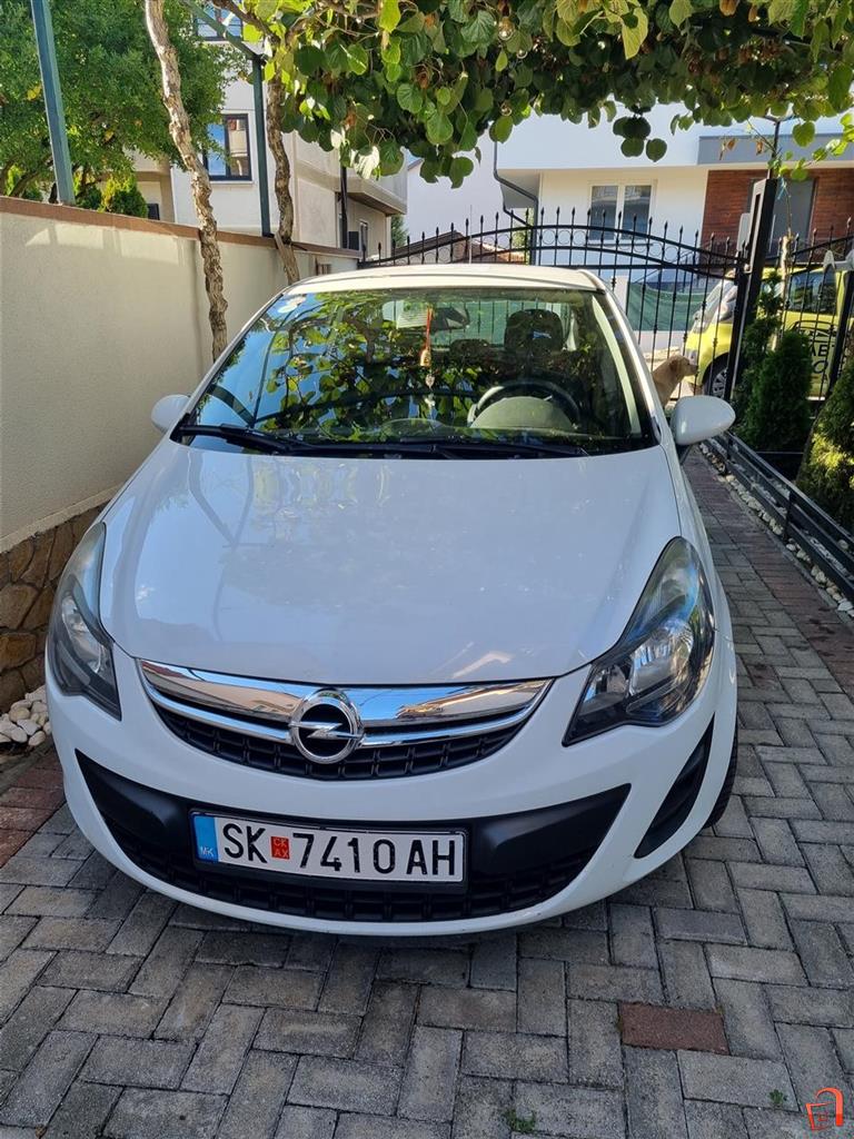 Opel Corsa D prv gazda 2014 1.2i 63kw