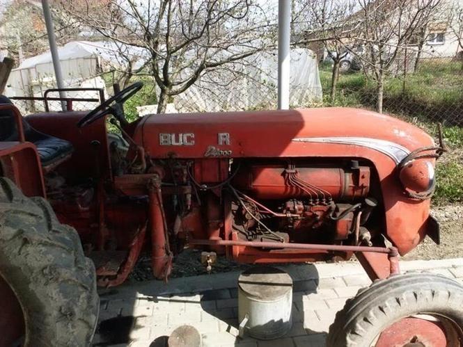 Traktor Bucer D400