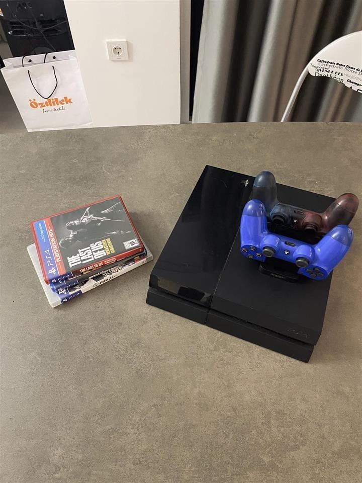 PS4