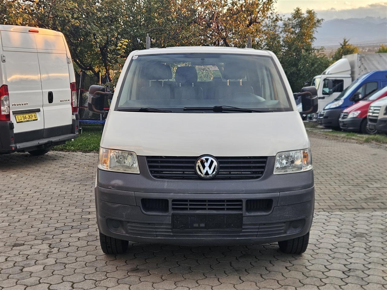 VW-T5-1-9-TDI-7-SEDISTA-KAMJONETA