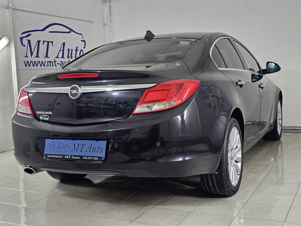 OPEL-INSIGNIA-2-0-CDTI-160-KS-KOZA-LED-PDC--10-MT-Auto