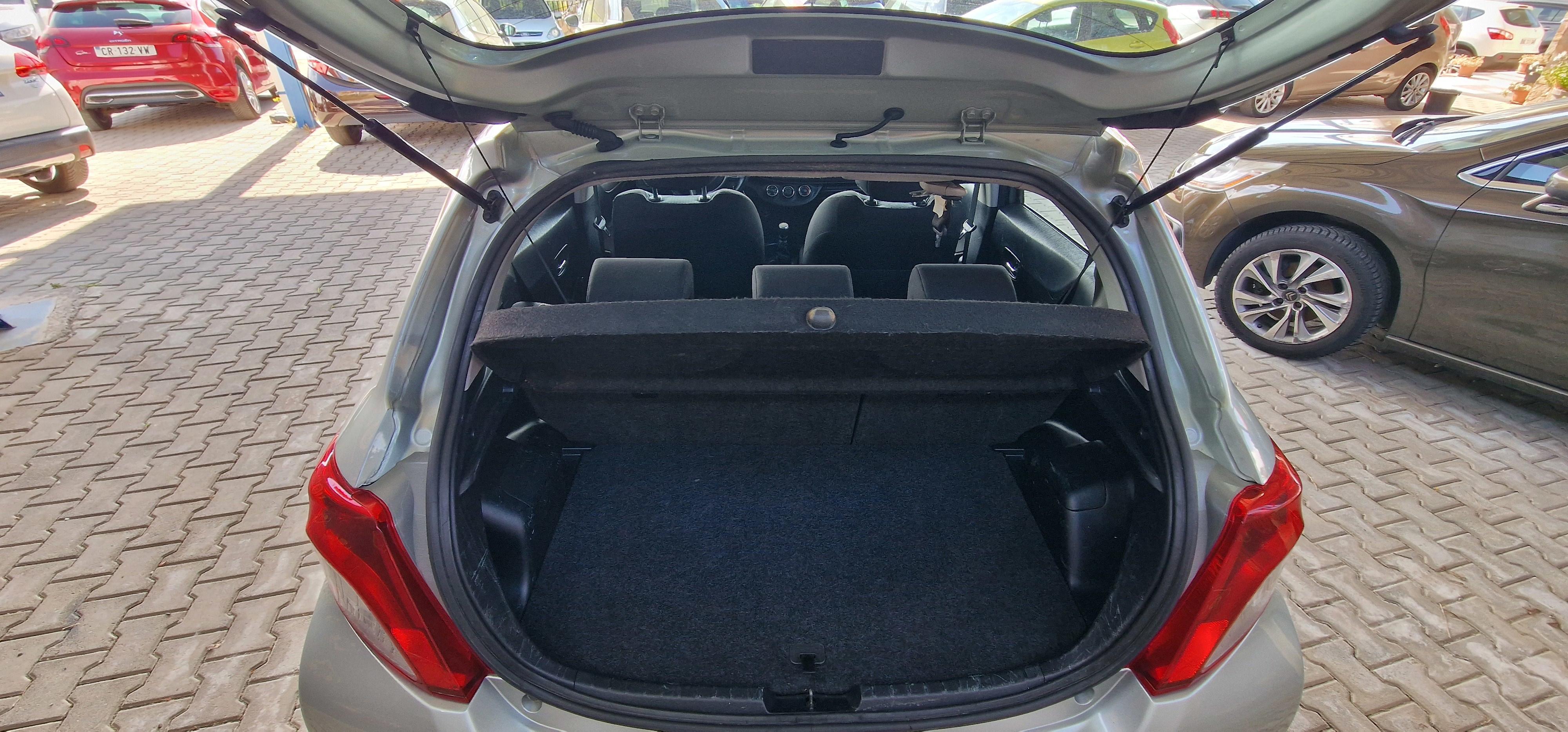 Toyota-Yaris-1-4-D4D-90ks-DYNAMIC