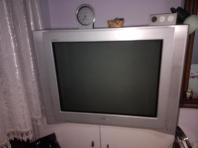 Sony TV Trinitron 72 cm ODLICEN SLIKA VO SLIKA