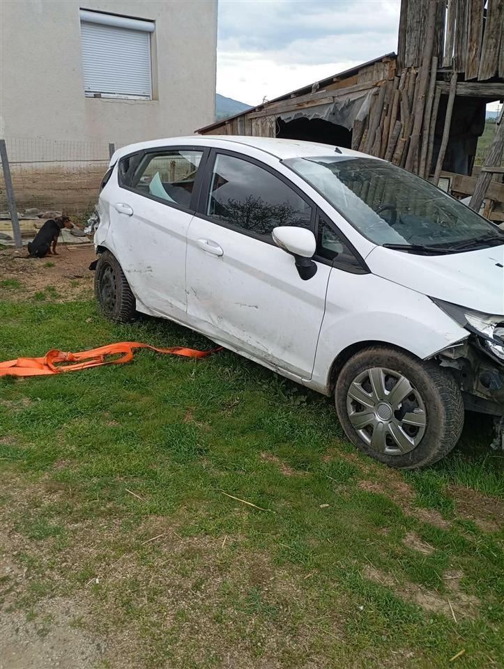 Ford-Fiesta-za-delovi