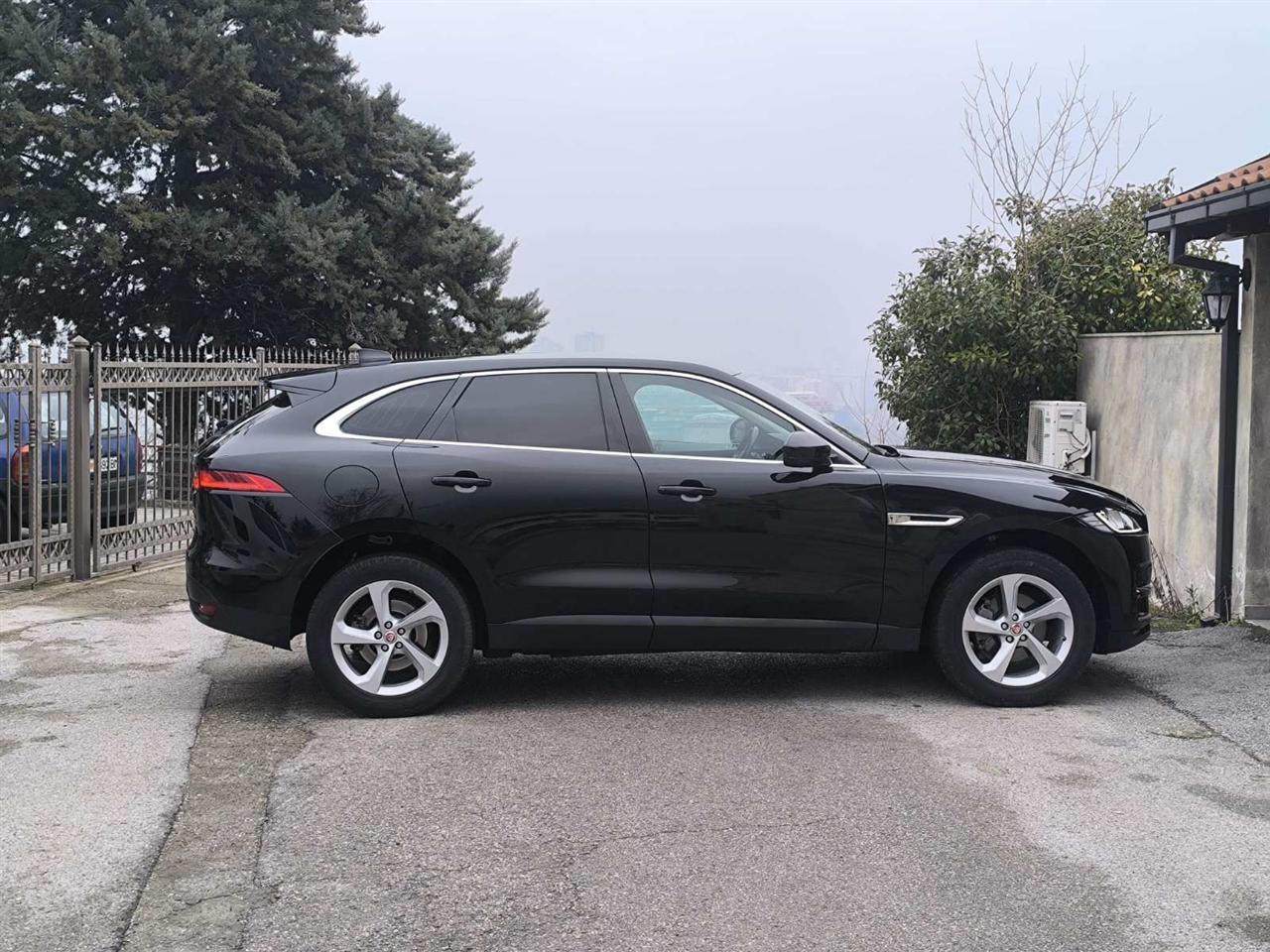Jaguar-F-Pace-Prestige-2-0d--4X4---180hp---2019