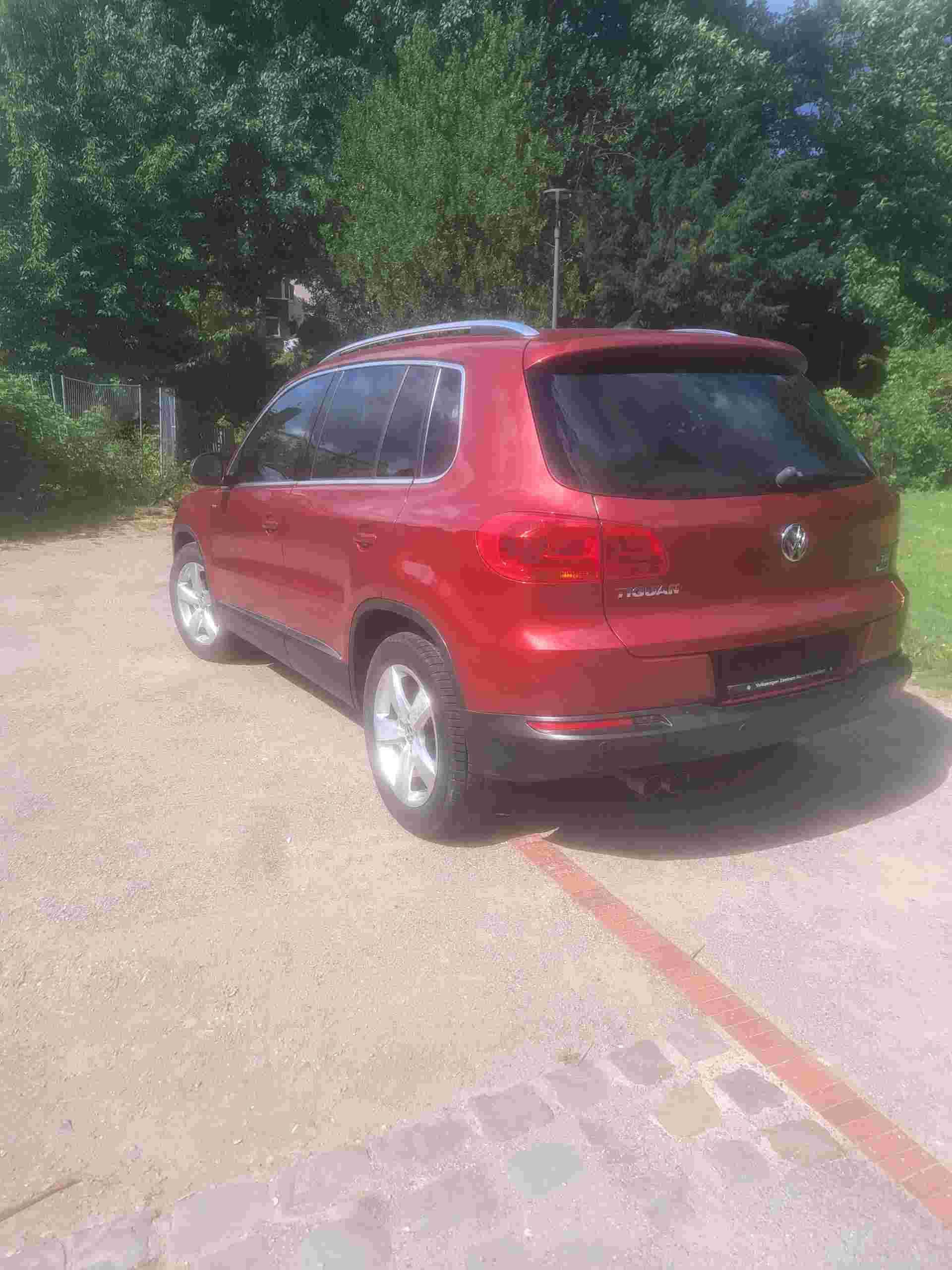 Se-prodava-vw-tiguan-2015--prva-raka
