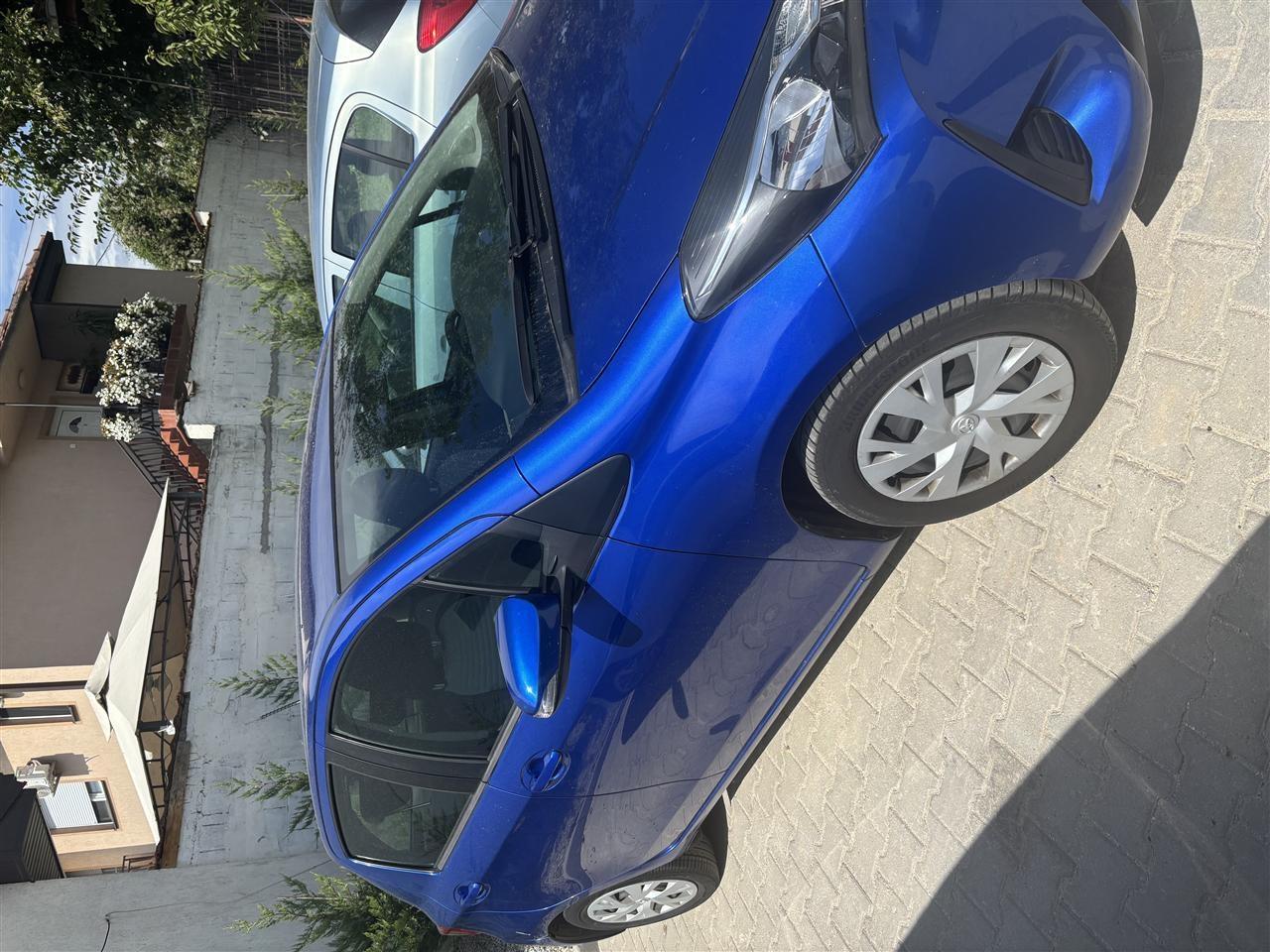 Se-prodava-Toyota-Yaris-1-0-benzin-31000-km