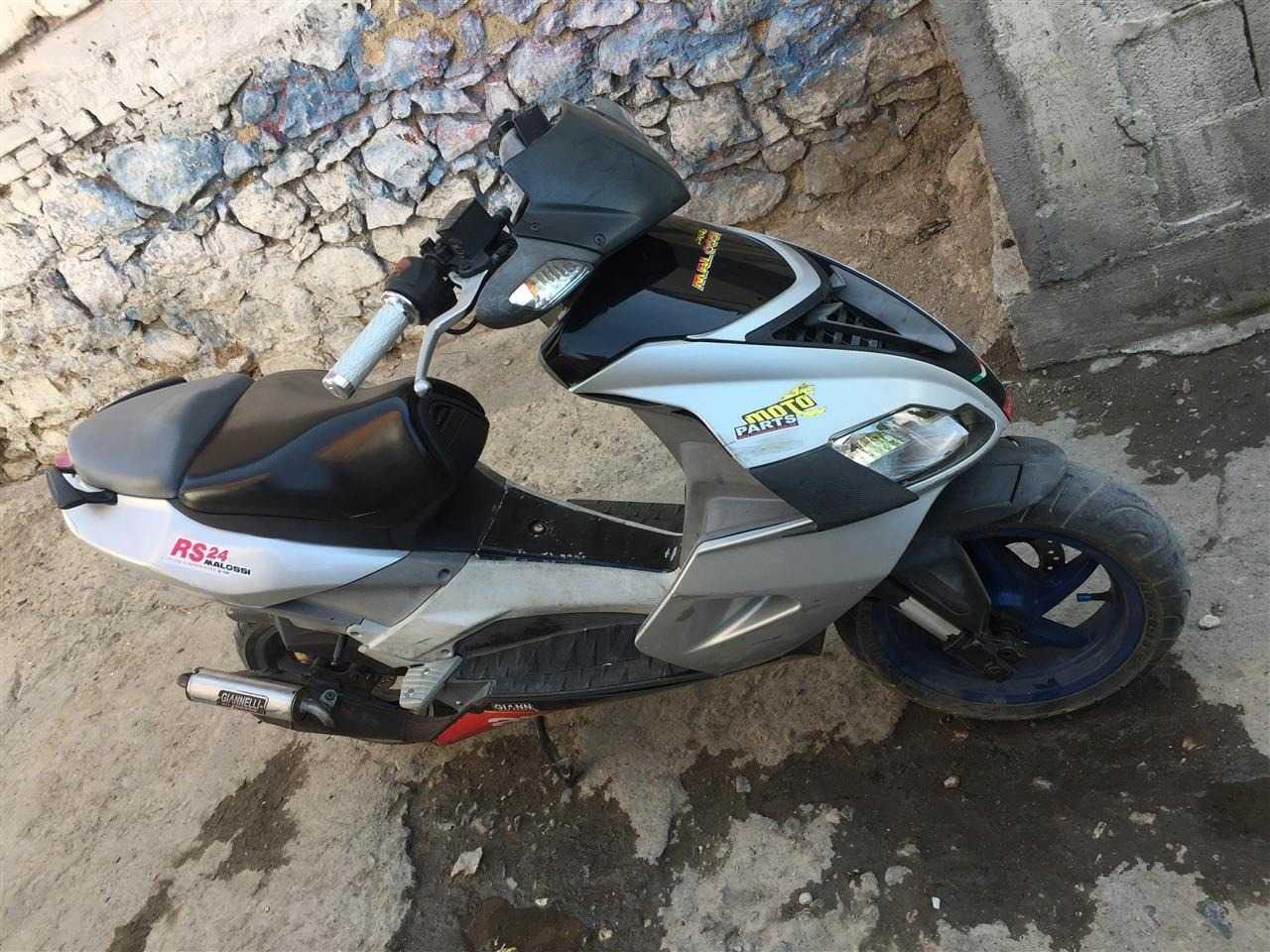Aprlia-RS