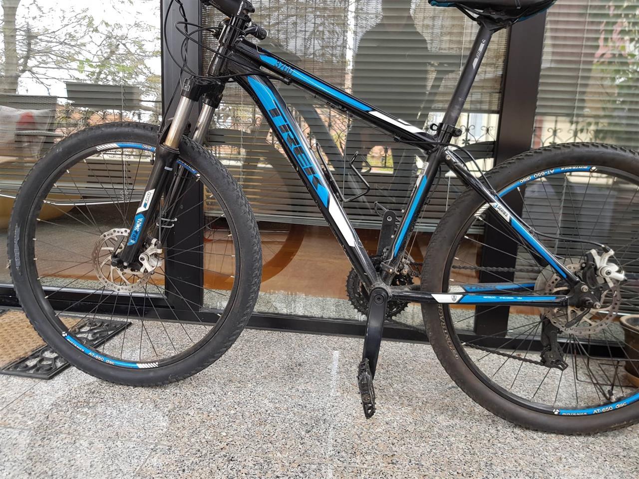 Trek 3700 blue hot sale