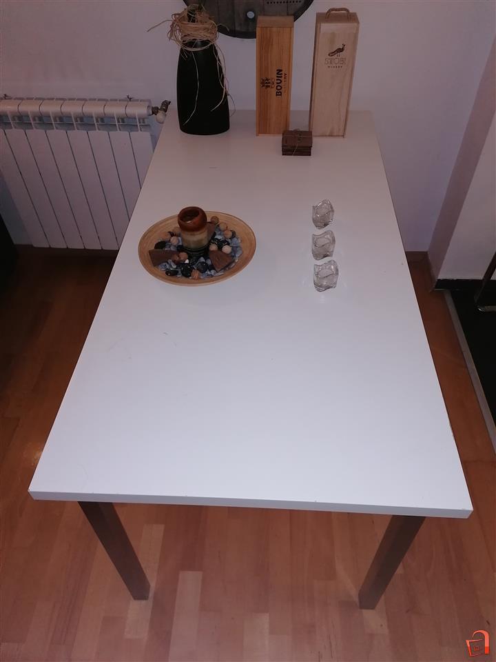 Masa Ikea