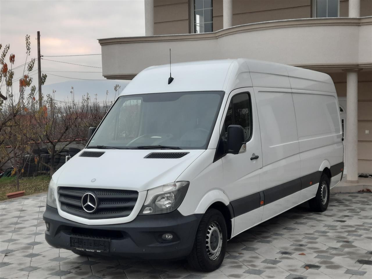 Mercedes-Benz-Sprinter-313-CDI-tovarno-kombe-maxi-klima