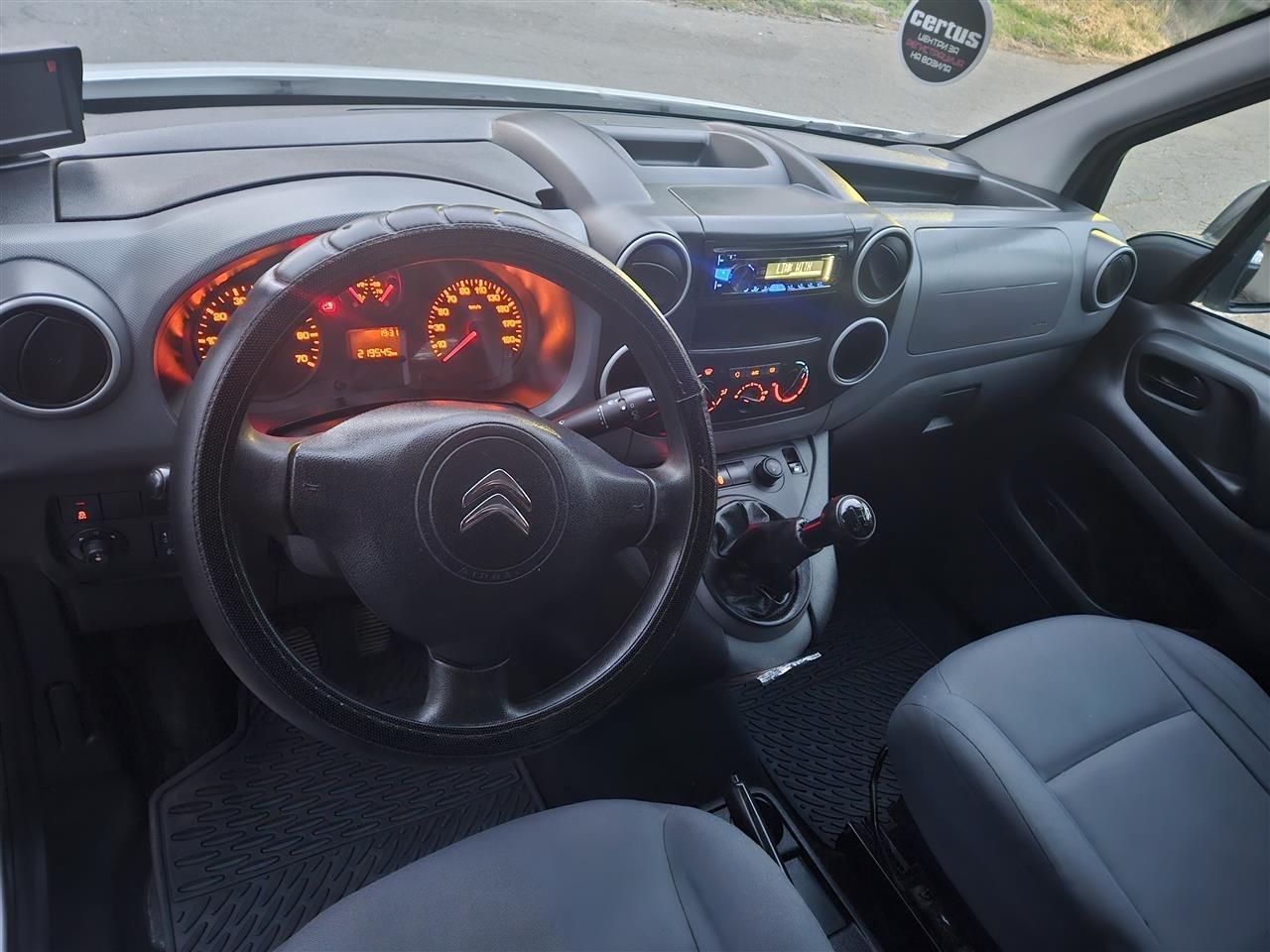 CITROEN-BERLINGO-1-6HDI-2015-god-MULTISPACE-Biznis-class
