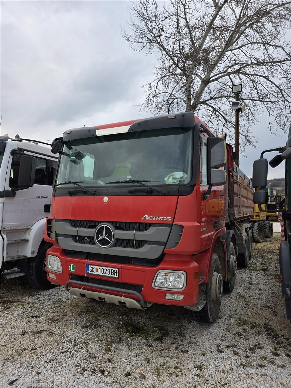Mercedse-Aktros-41-41-mod-2012-go