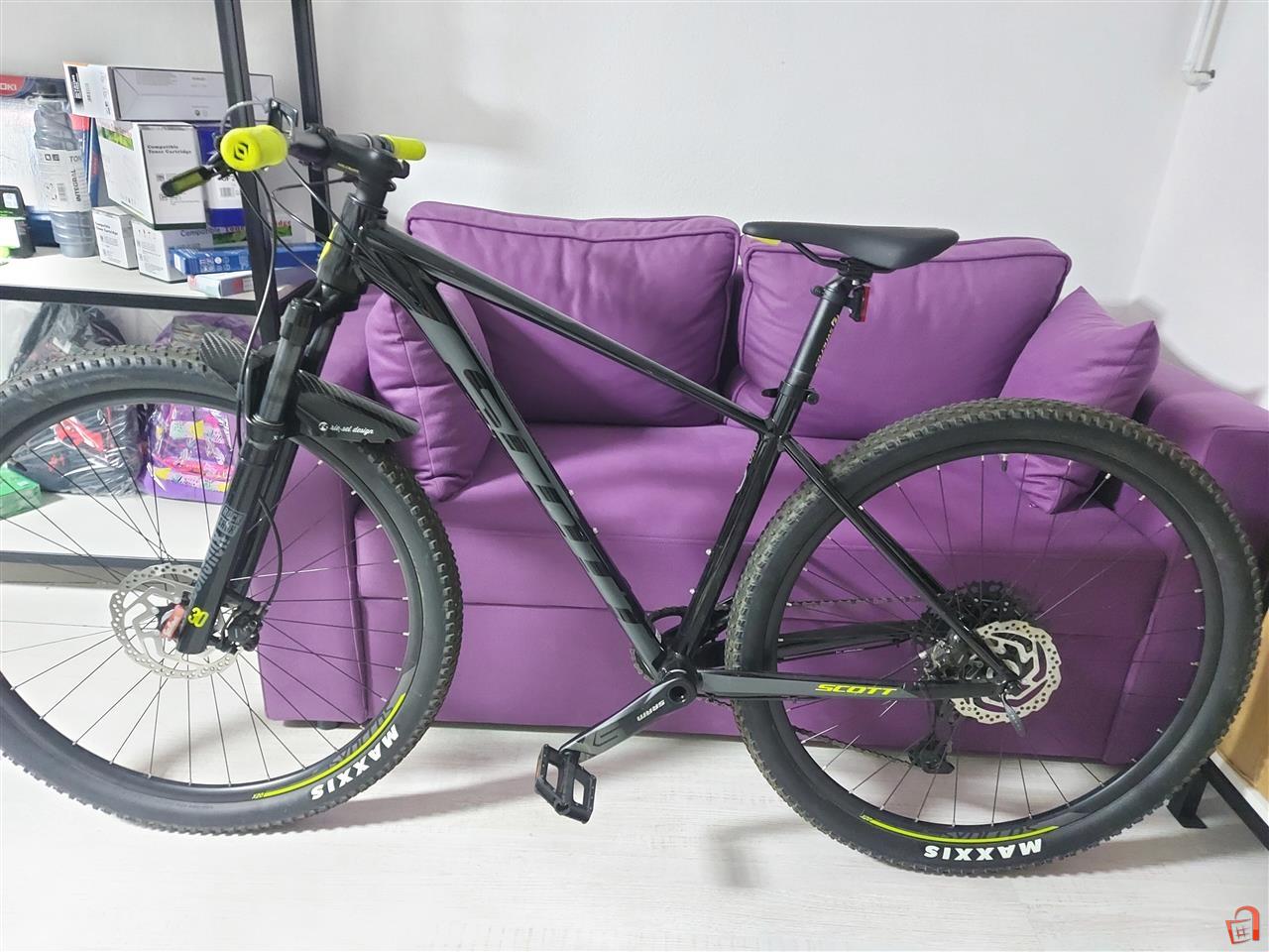 scott scale black