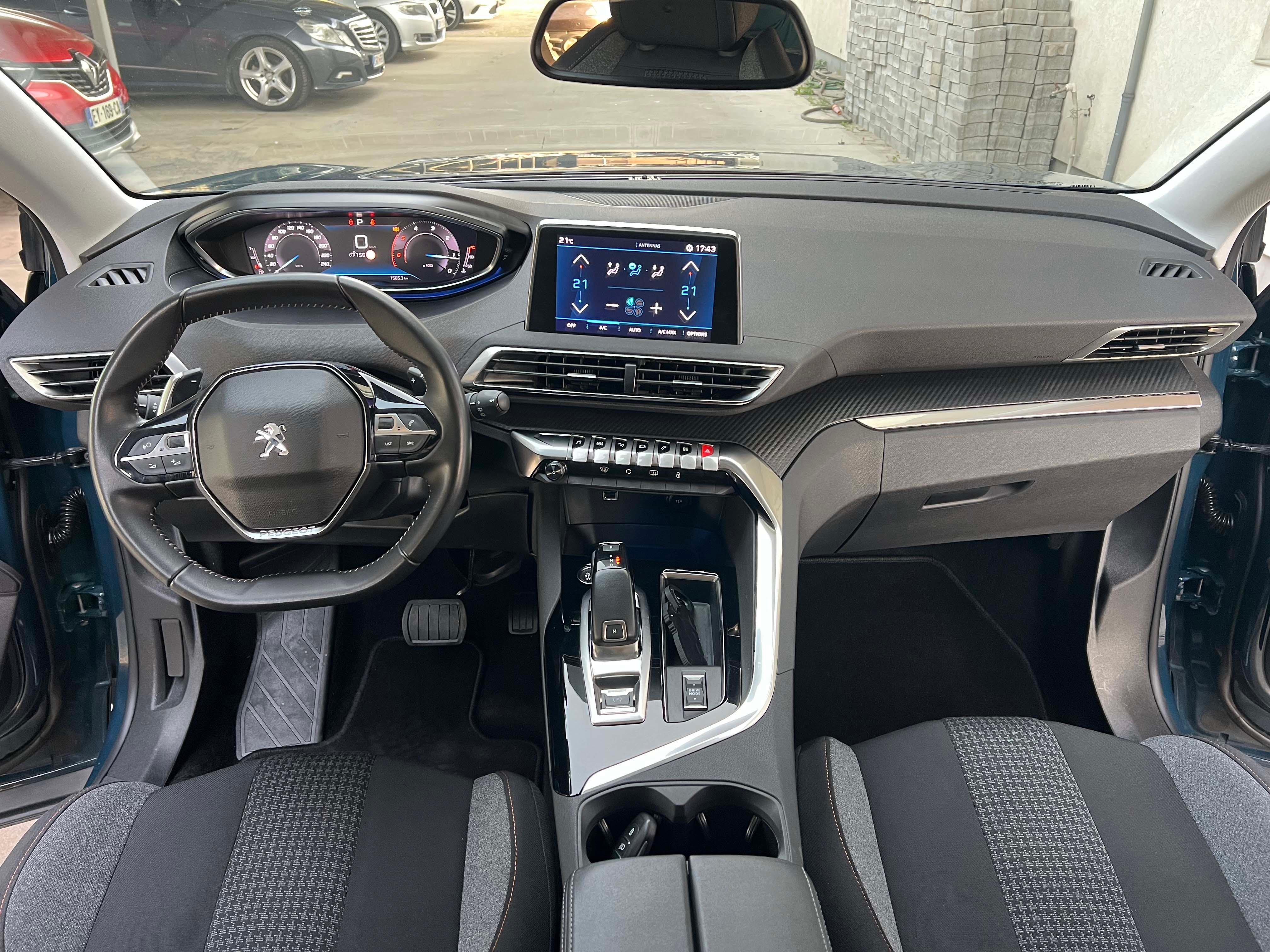 Peugeot-3008-1-5-d-Automatic-2022-Godina