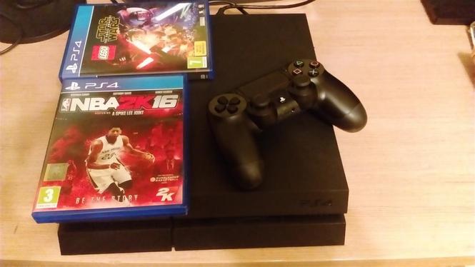 Play Station 4
