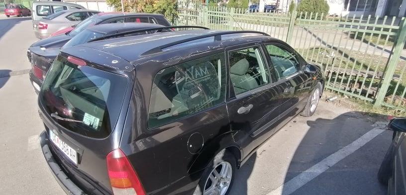 Ford-Focus-1-8-TDDI-Karavan
