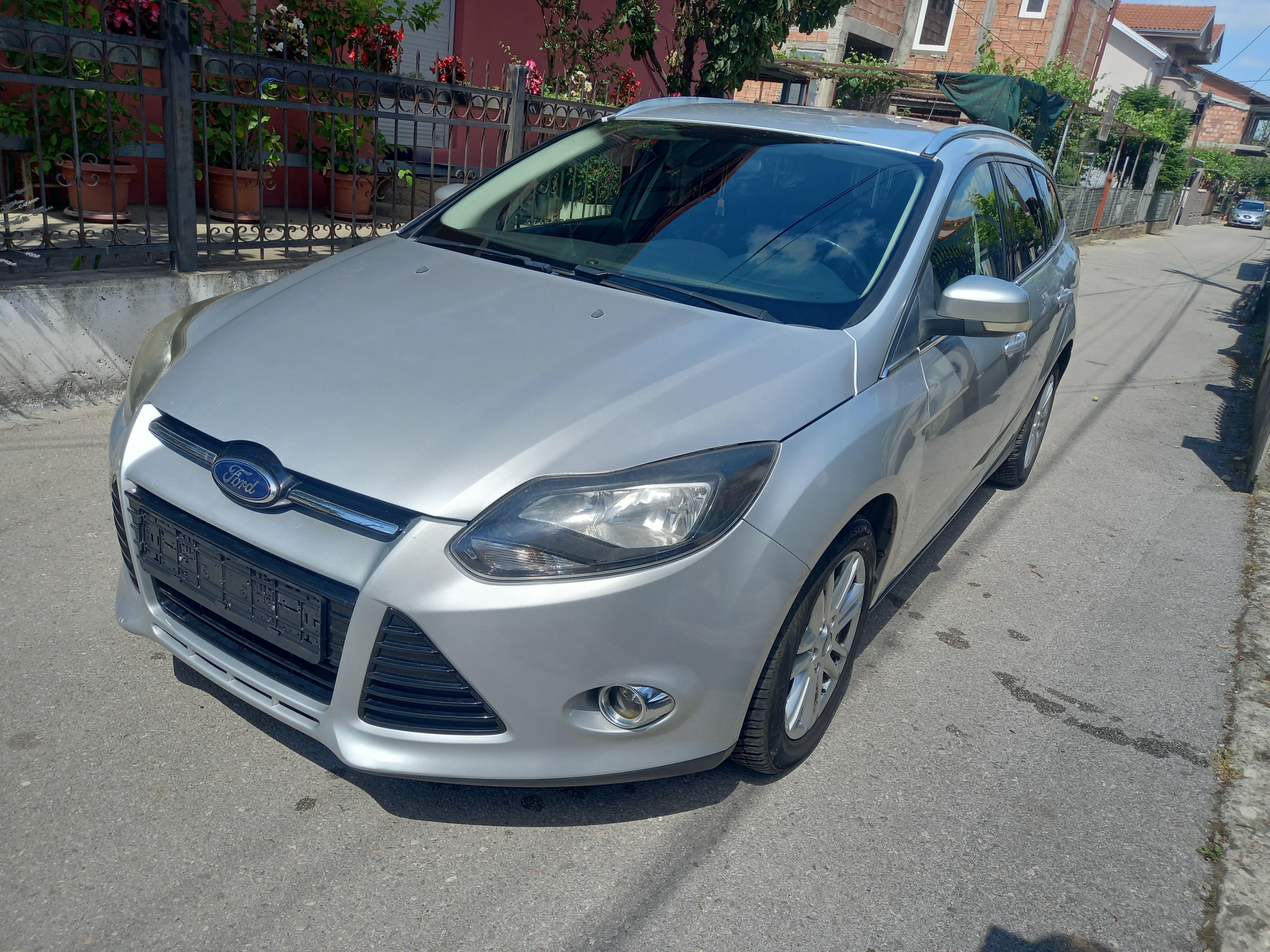 FORD-FOCUS-1-6-TDCI-TITANIUM-FULL-A-NIKI-