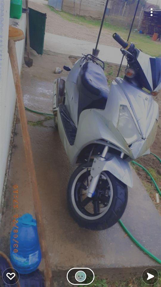 Se-prodava-skuter-50cc