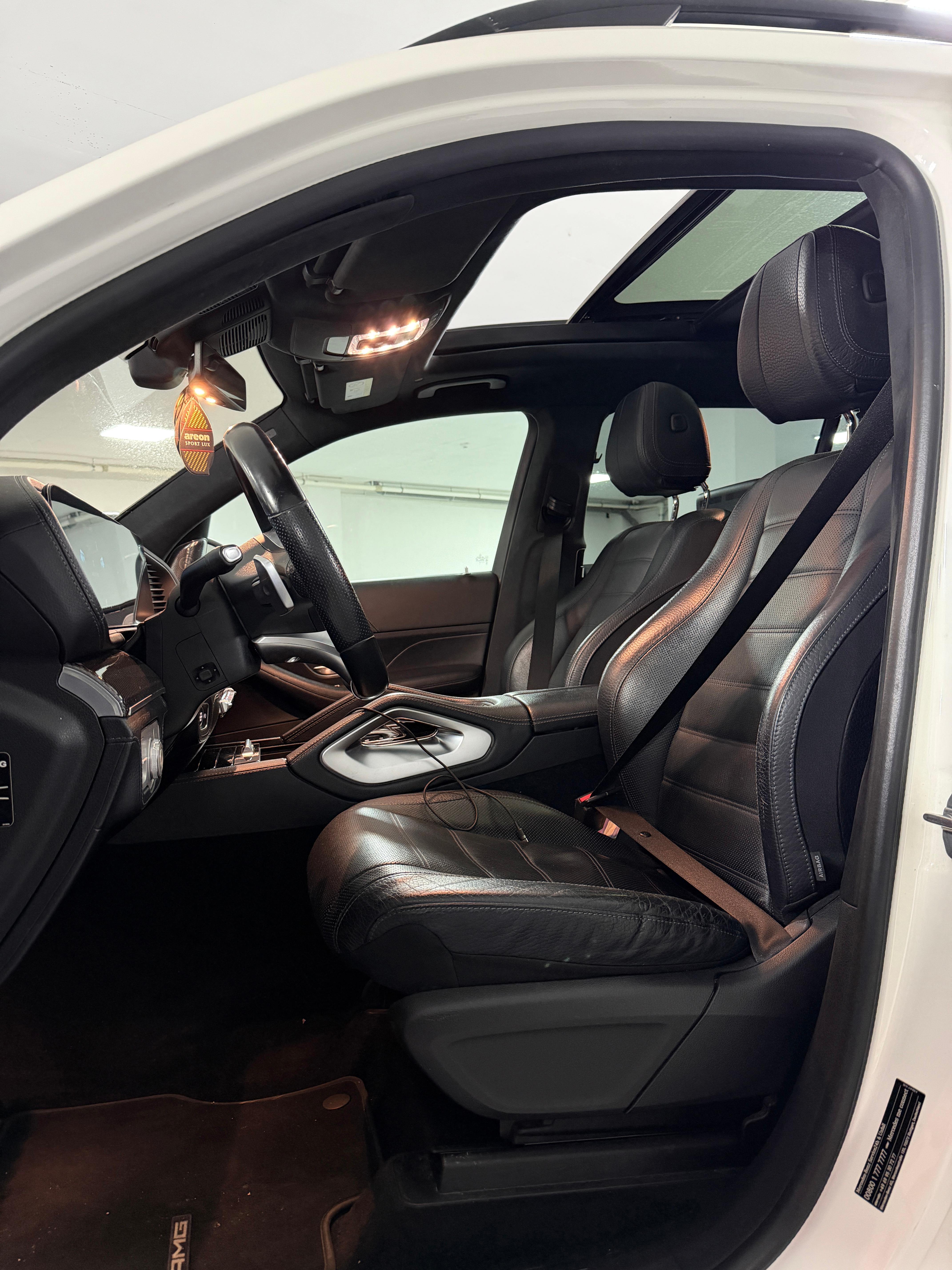 Mercedes-Benz-GLS-400d-4MATIC-330kc-AMG-2020-Godina