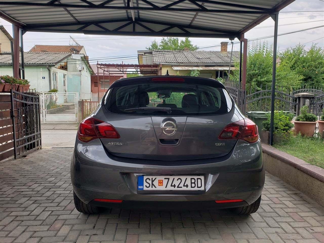 Opel Astra J Skopje