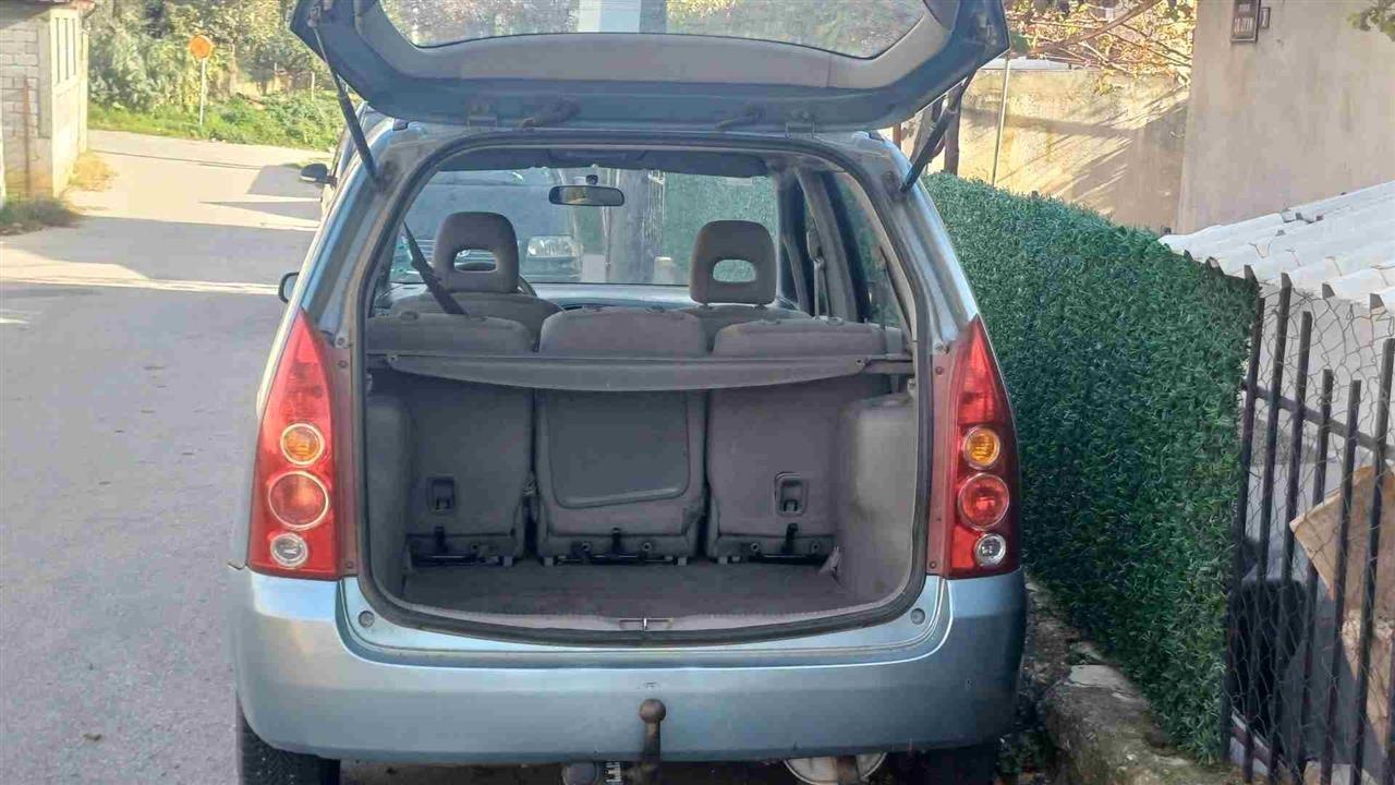 SE-PRODAVA-MAZDA-626