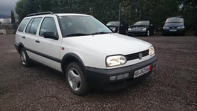 VW GOLF 1.9 TDI PLATENI DAVACKI -97 FUL OPREMA