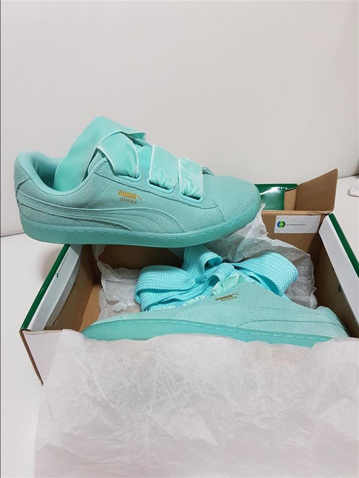 Puma suede sales heart blue