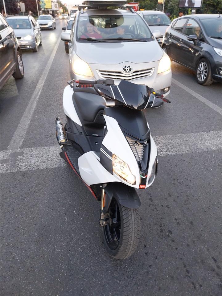 Prodavam-aprilija-sr-50