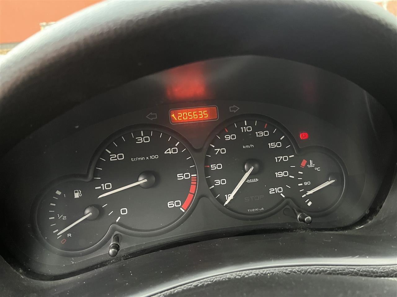 Peugeot-206-1-4-hdi-2008-god